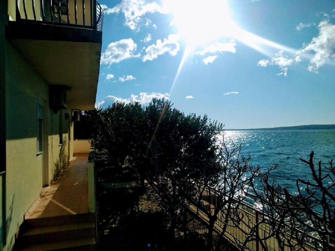 Apartments Domagoj - On The Beach Lukovo Šugarje Exterior foto