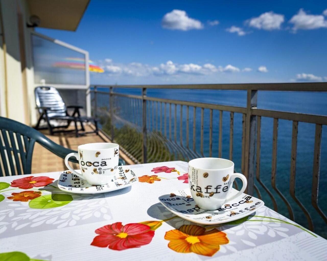 Apartments Domagoj - On The Beach Lukovo Šugarje Exterior foto